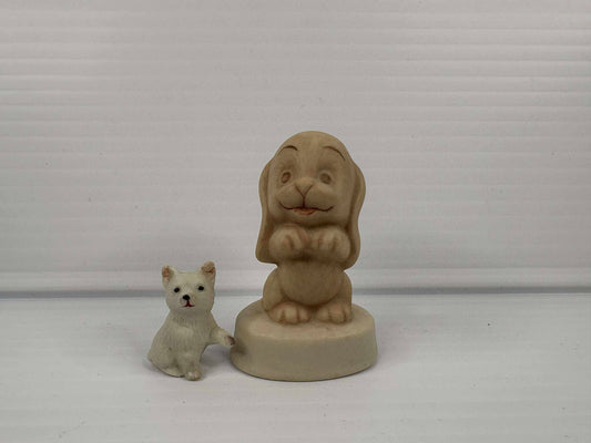 Pair of Dog Figurines – Collectible Animal Decor